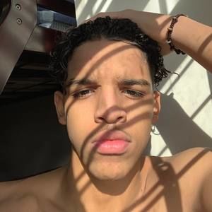 Meet your Posher, Axel